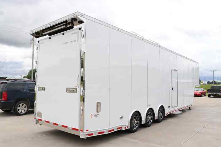 inTech Gooseneck Trailer