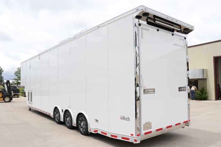 inTech Gooseneck Trailer