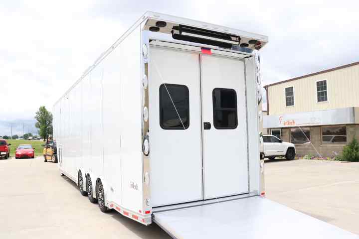 inTech Gooseneck Trailer