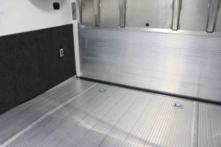 inTech Gooseneck Trailer