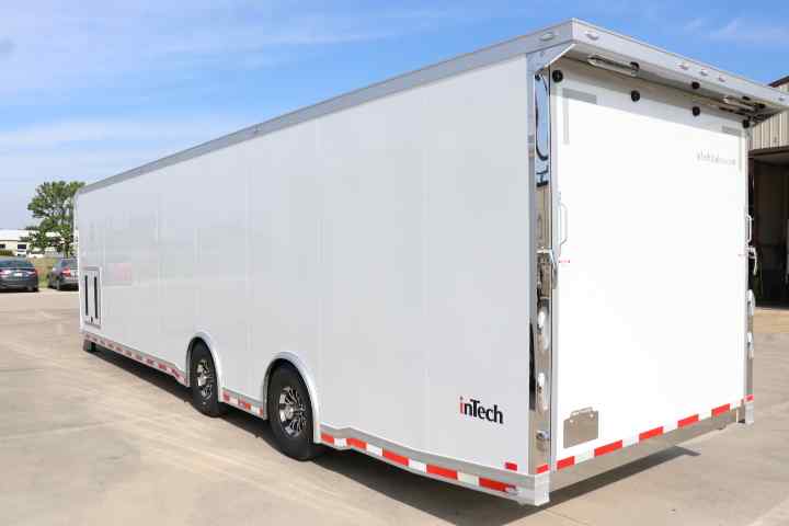 inTech Gooseneck Trailer