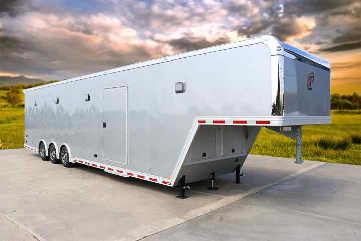 inTech Gooseneck Trailer