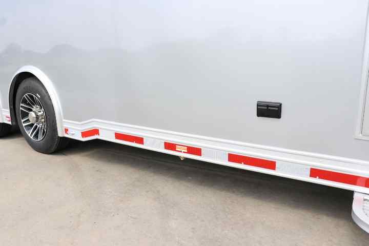inTech Gooseneck Trailer