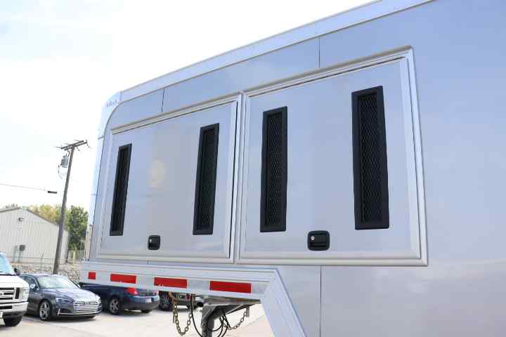 inTech Gooseneck Trailer