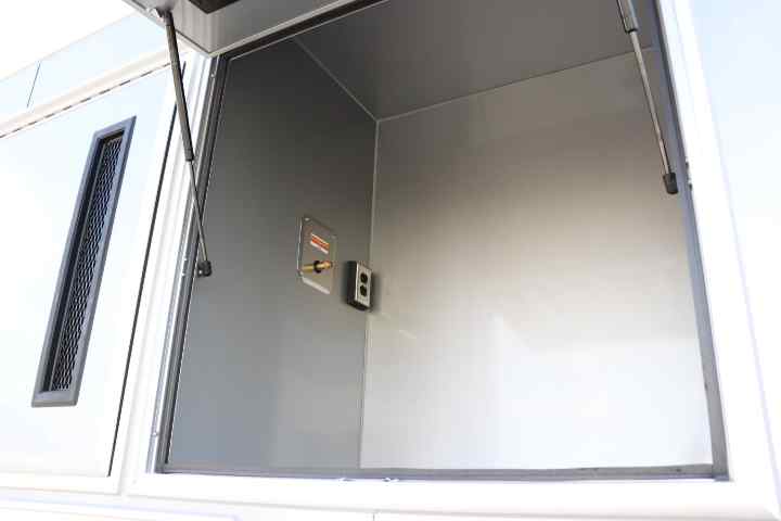 inTech Gooseneck Trailer