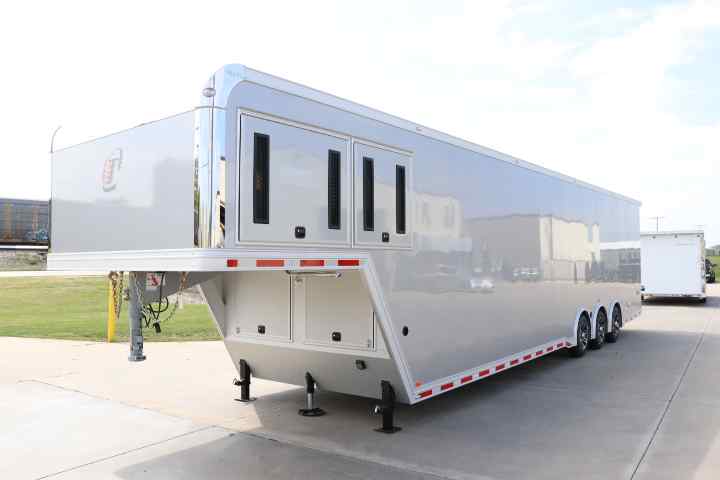 inTech Gooseneck Trailer