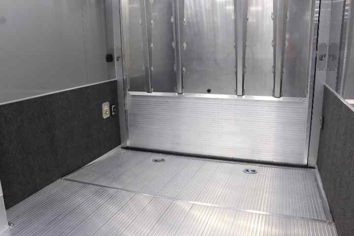 inTech Gooseneck Trailer