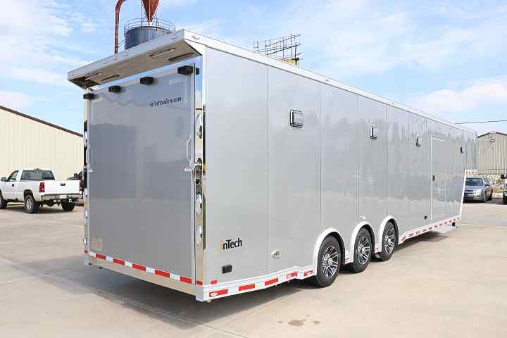 inTech Gooseneck Trailer