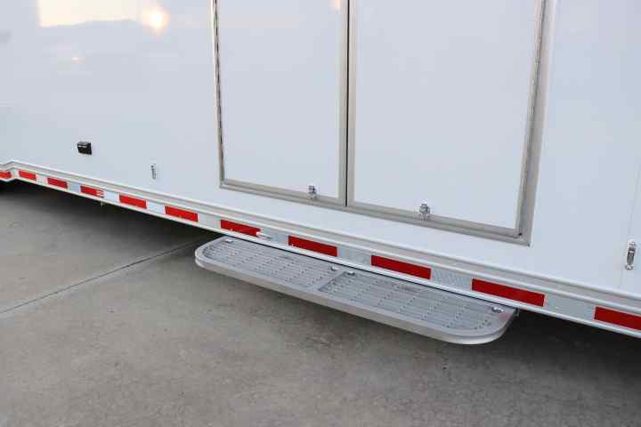inTech Gooseneck Trailer