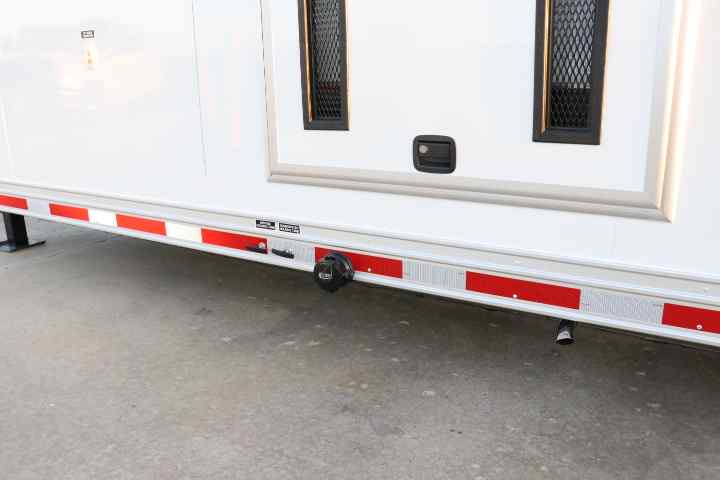 inTech Gooseneck Trailer