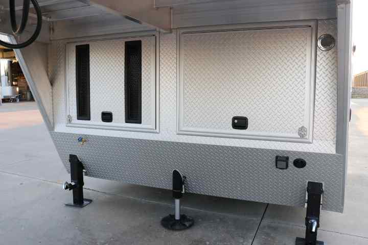 inTech Gooseneck Trailer