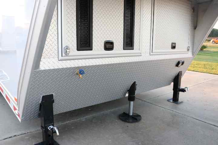 inTech Gooseneck Trailer