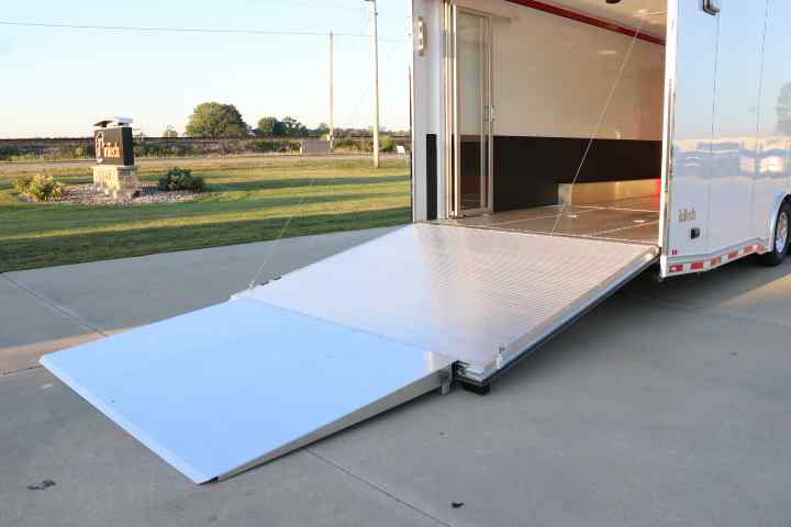 inTech Gooseneck Trailer