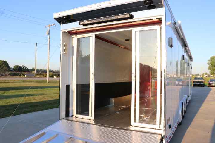 inTech Gooseneck Trailer