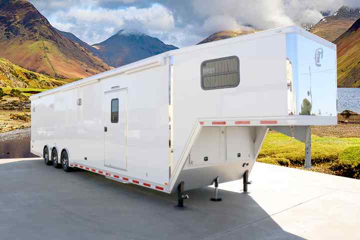 inTech Gooseneck Trailer