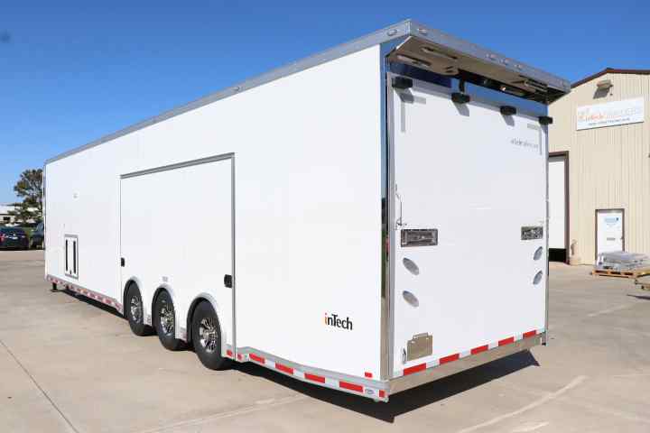 inTech Gooseneck Trailer