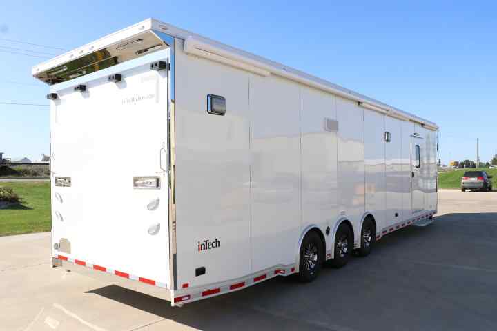 inTech Gooseneck Trailer