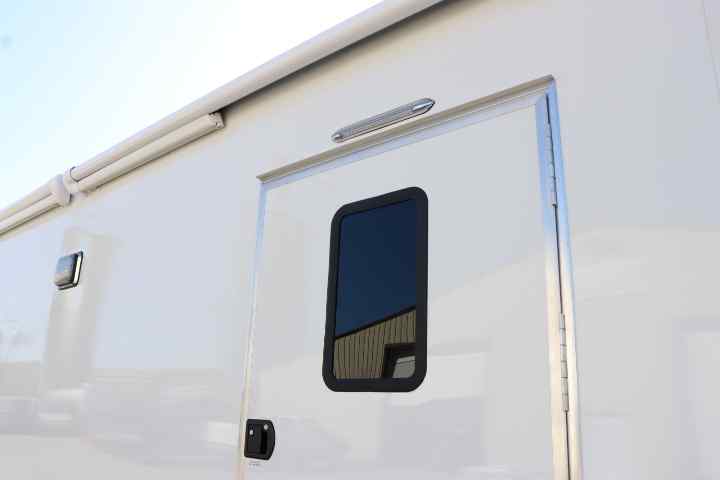 inTech Gooseneck Trailer