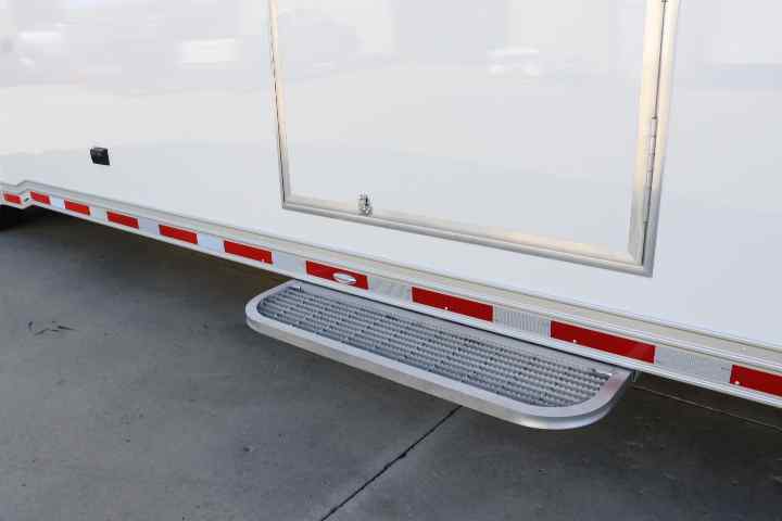 inTech Gooseneck Trailer