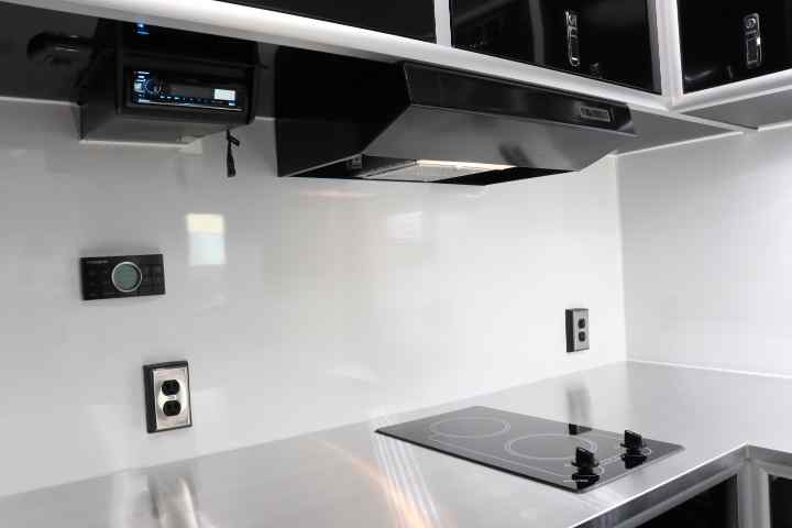 inTech Gooseneck Trailer