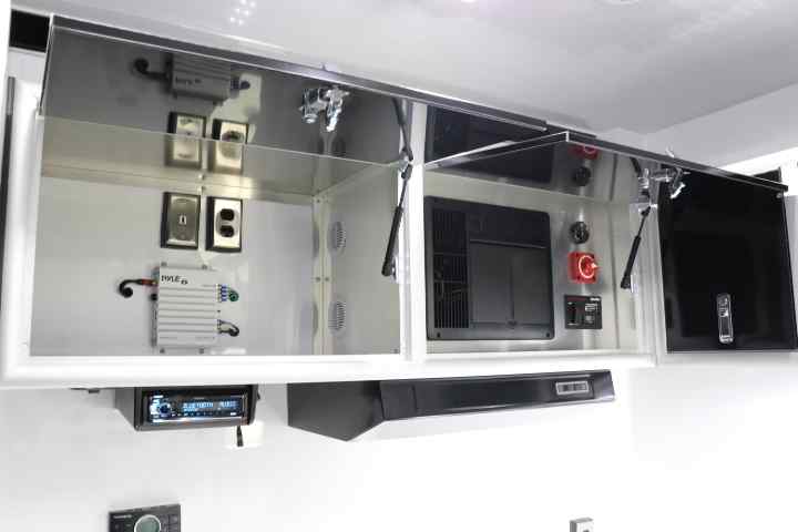 inTech Gooseneck Trailer