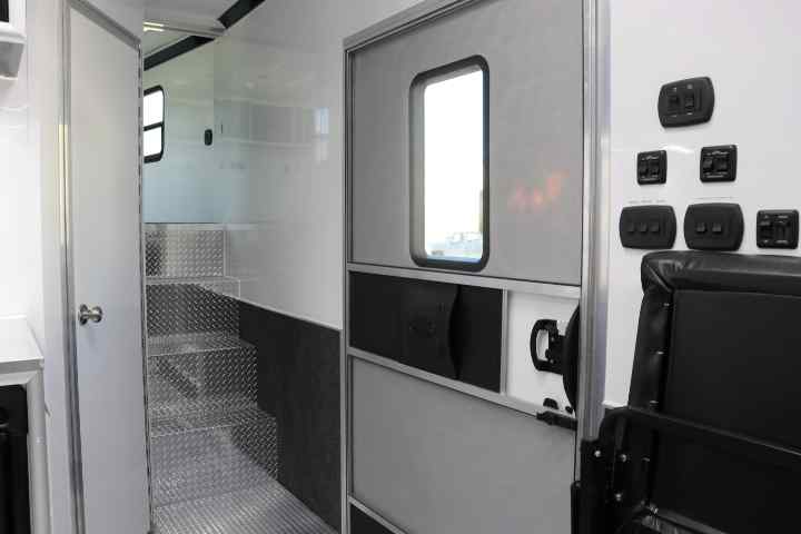 inTech Gooseneck Trailer