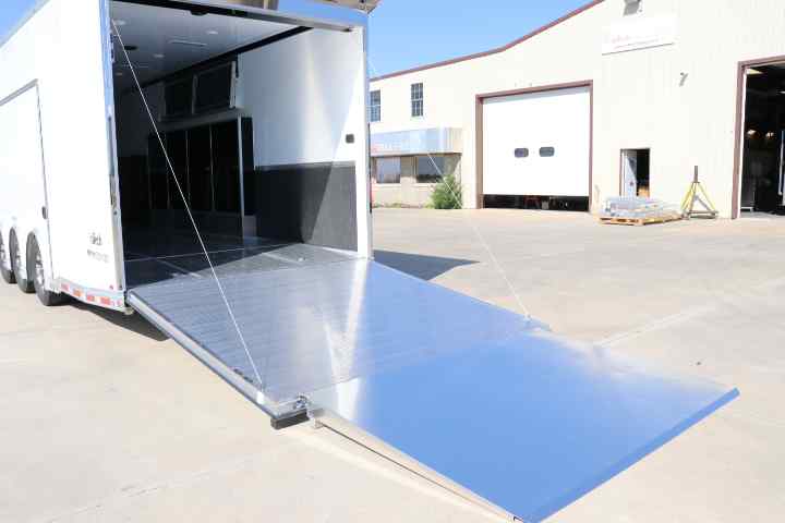 inTech Gooseneck Trailer