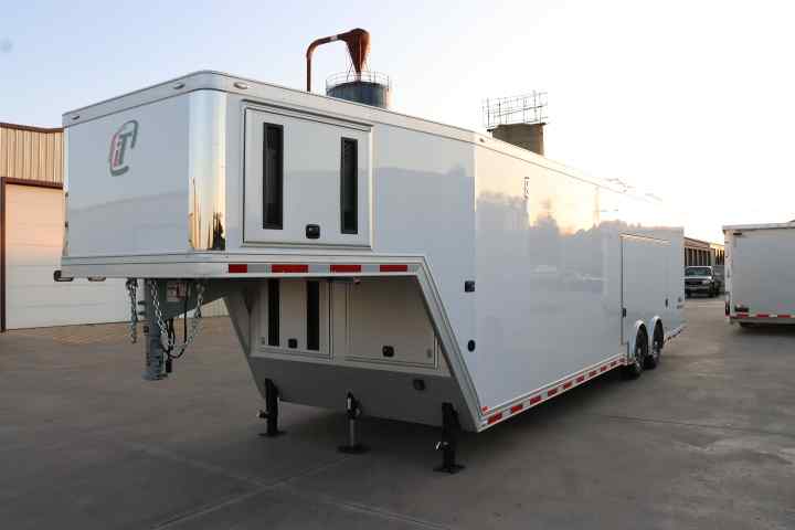 inTech Gooseneck Trailer