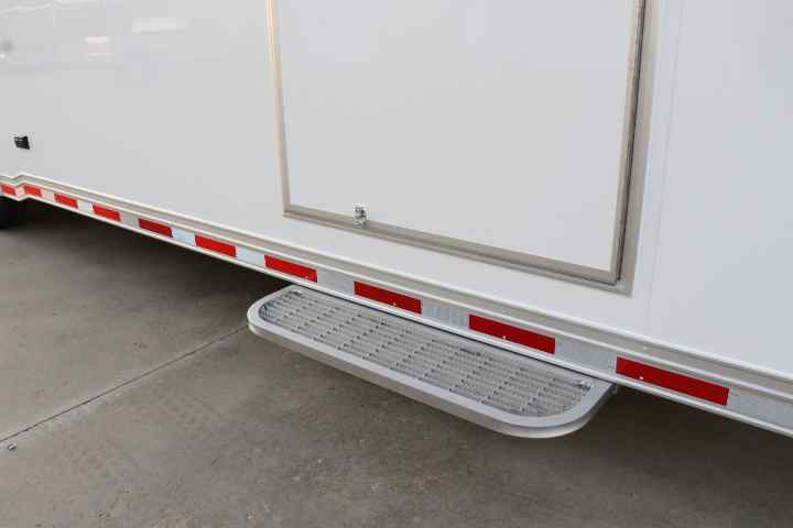 inTech Gooseneck Trailer