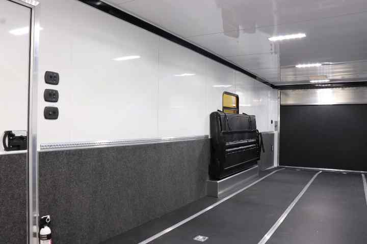 inTech Gooseneck Trailer