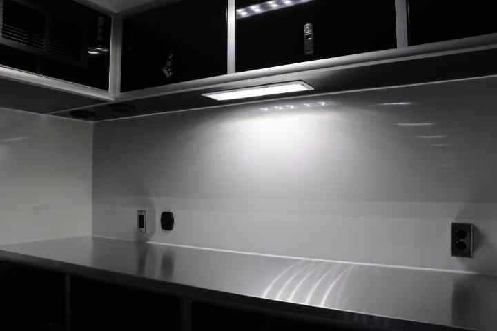 inTech Gooseneck Trailer