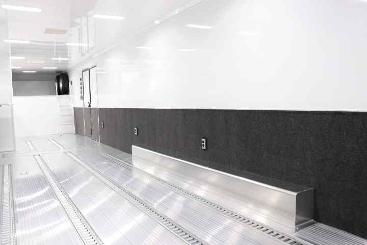 inTech Gooseneck Trailer
