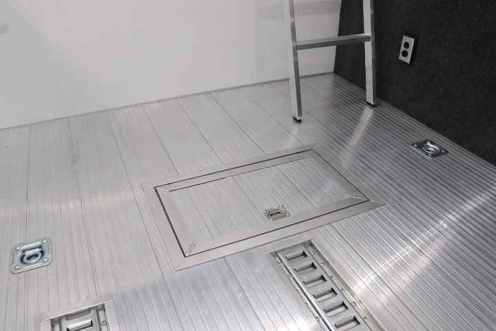 inTech Gooseneck Trailer