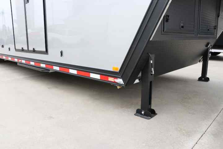inTech Gooseneck Trailer