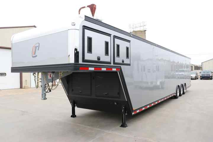 inTech Gooseneck Trailer