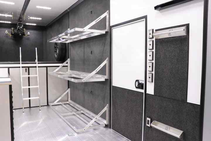 inTech Gooseneck Trailer