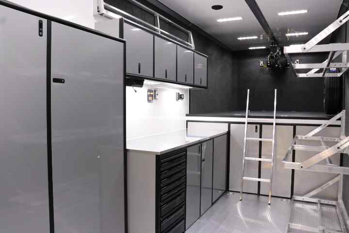inTech Gooseneck Trailer