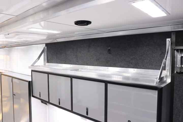 inTech Gooseneck Trailer