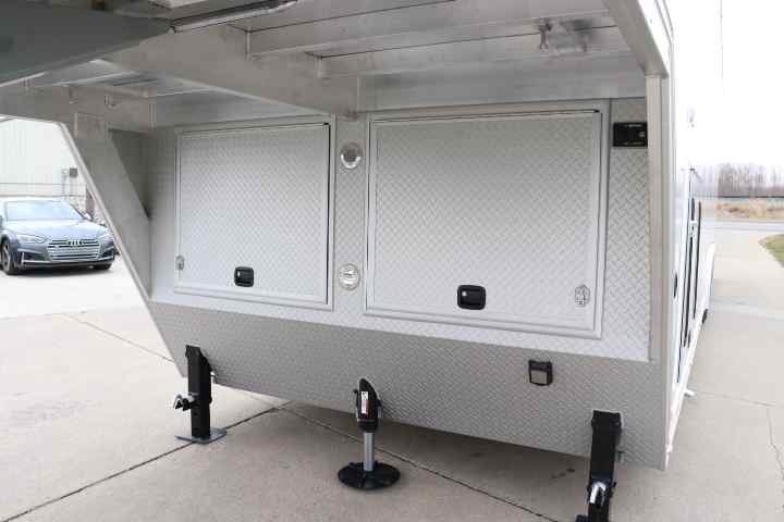 inTech Gooseneck Trailer