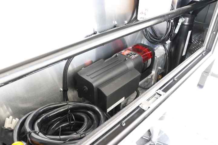 inTech Gooseneck Trailer
