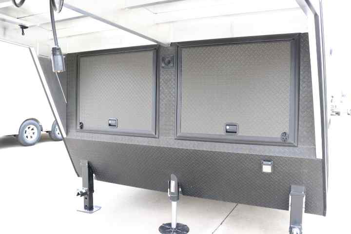 inTech Gooseneck Trailer