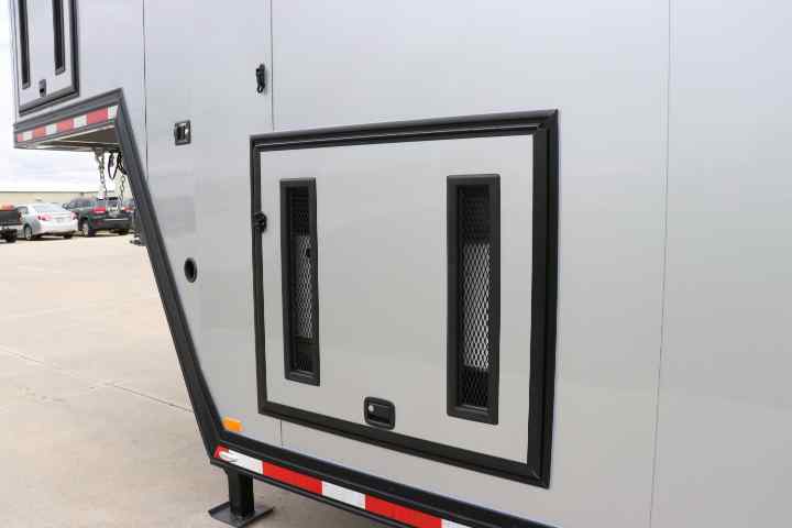 inTech Gooseneck Trailer