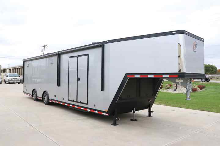 inTech Gooseneck Trailer
