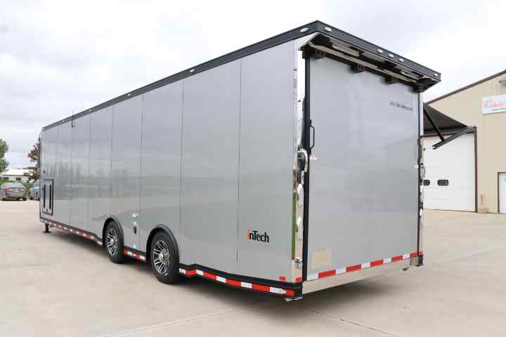 inTech Gooseneck Trailer