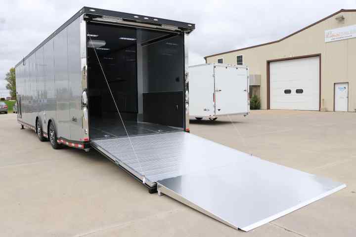 inTech Gooseneck Trailer