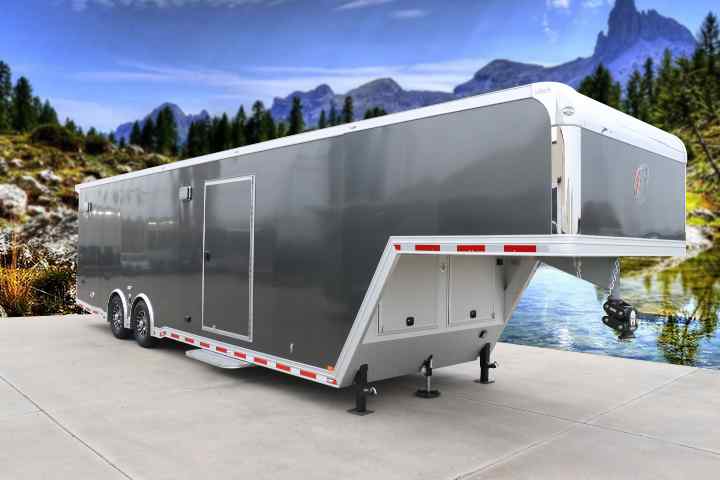 inTech Gooseneck Trailer