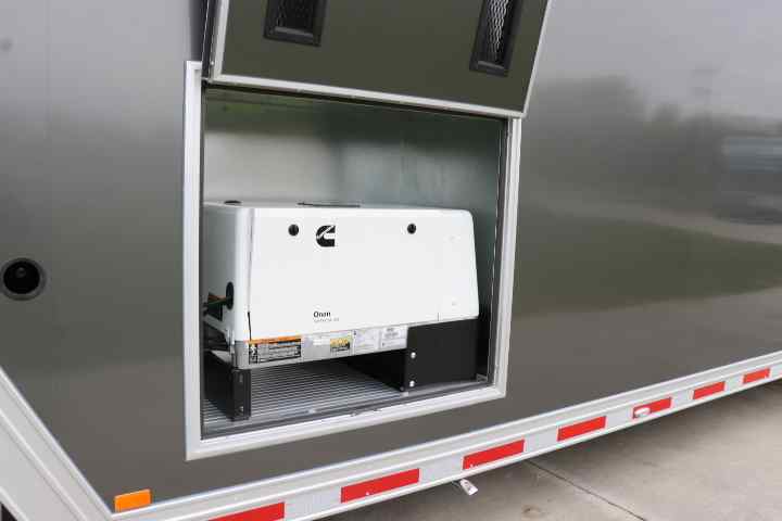 inTech Gooseneck Trailer
