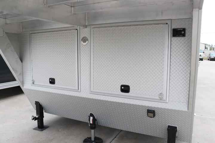 inTech Gooseneck Trailer