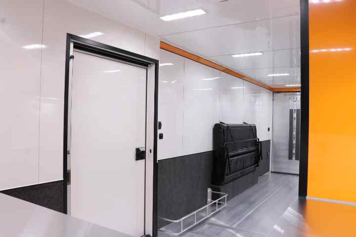 inTech Gooseneck Trailer