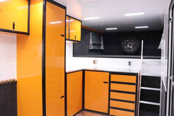 inTech Gooseneck Trailer